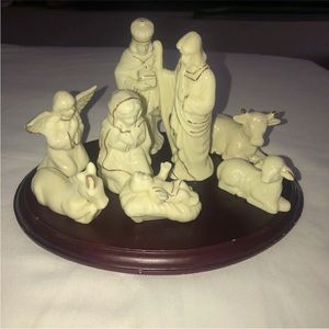 Christmas porcelain figurine manger scene